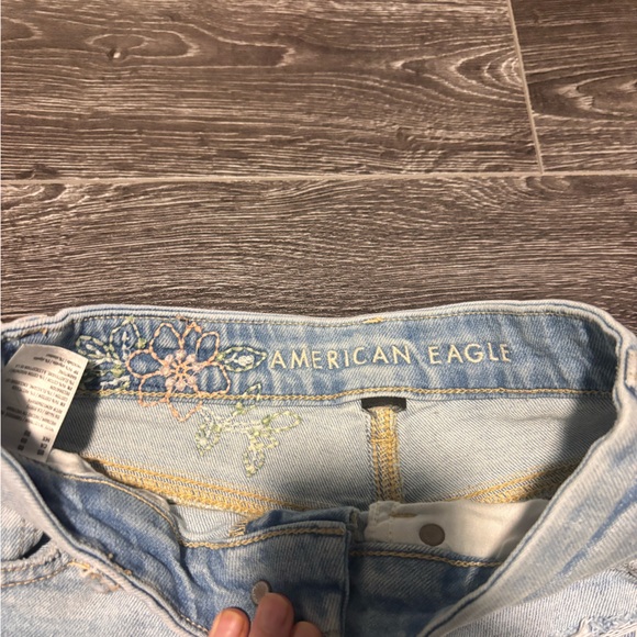 American eagle ripped stretchy blue jean shorts, size 00. - Picture 5 of 6